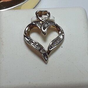 Estate .10ctw Natural Rd Diamond Open Heart 10Kt Y/Gold Heart Bail Pendant#20419